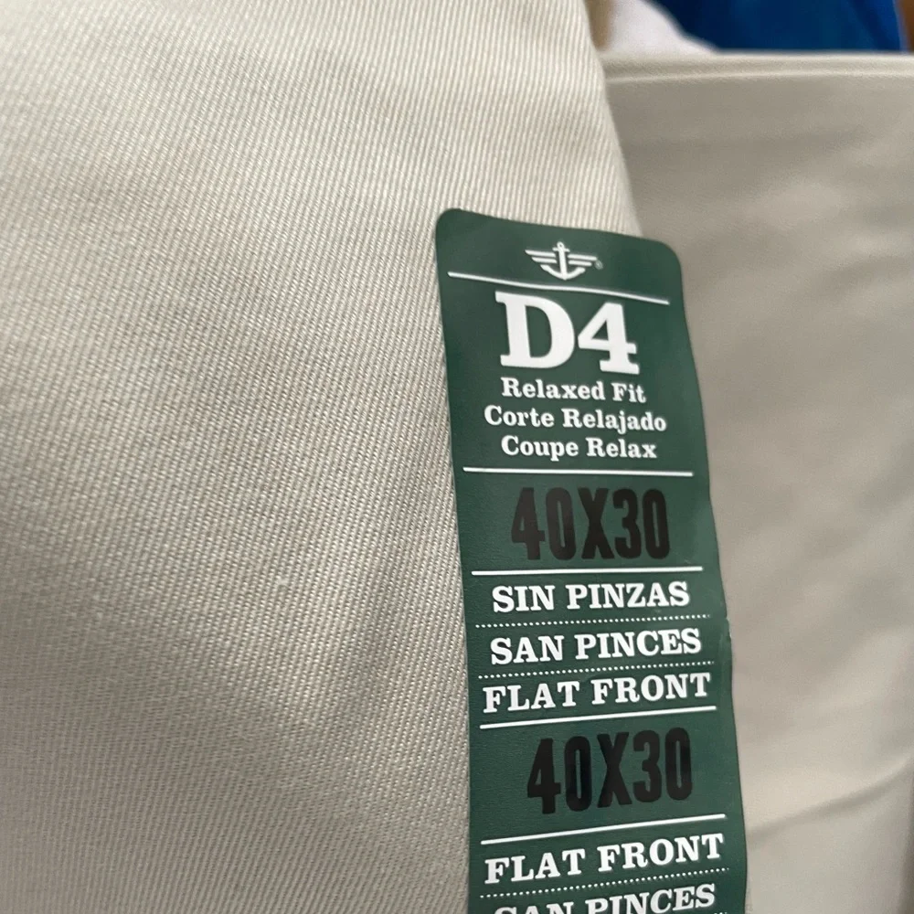 NWT mens Dockers Signature Khakis Relaxed Fit